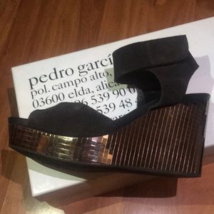 COPY - Pedro Garcia “Maxime” Rosegold Metallic Wedges